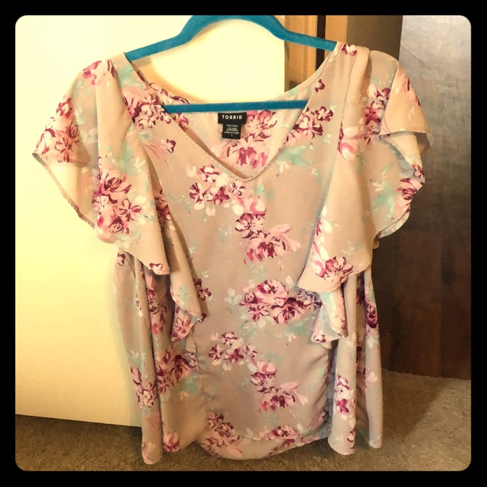 Short sleeved Torrid blouse